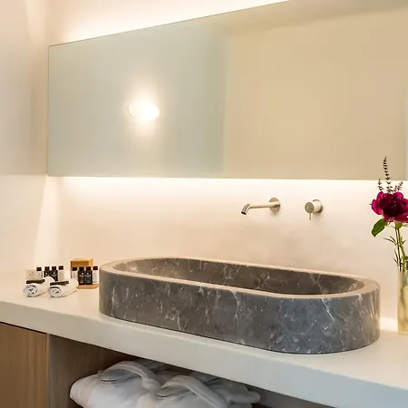 Chelidonia Luxury Hotel Oia (Santorini)